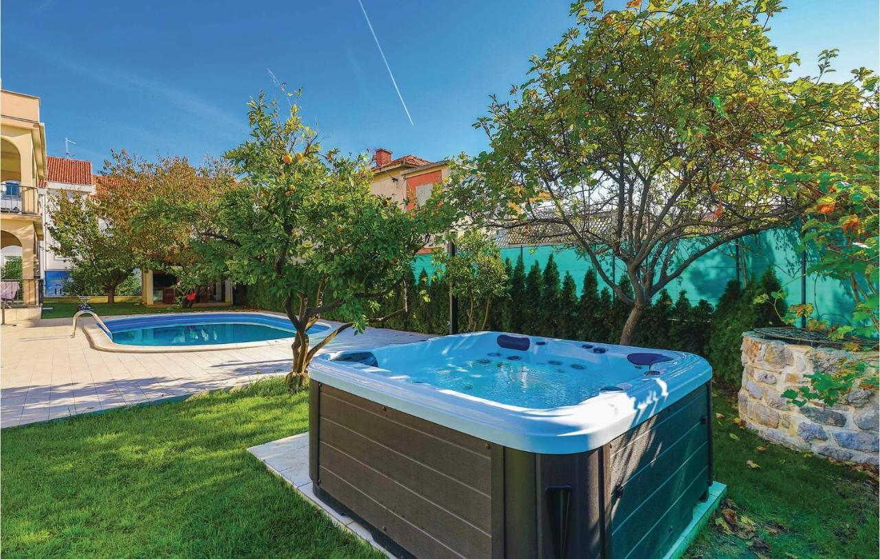 Lovely Apartment In Kastel Stafilic With Jacuzzi Kastela Dış mekan fotoğraf